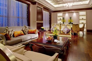 Lobby sitting area - Howard Johnson Parkview Plaza Erdos (Ordos)