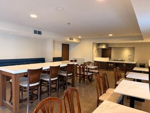 Free daily buffet breakfast