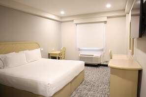 Egyptian cotton sheets, premium bedding, down comforters, desk