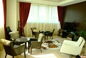 Interior - Kristal (Zane)