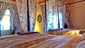 Free cots/infant beds, rollaway beds, free WiFi, bed sheets