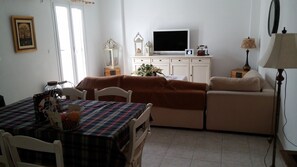Family Apartment, 2 Bedrooms | Living room
