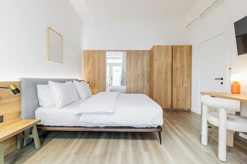 Superior Double Room Ensuite with Terrace | Minibar, desk, laptop workspace, free WiFi