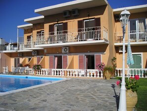 Interior - River Studios & Apartments (Corfu)