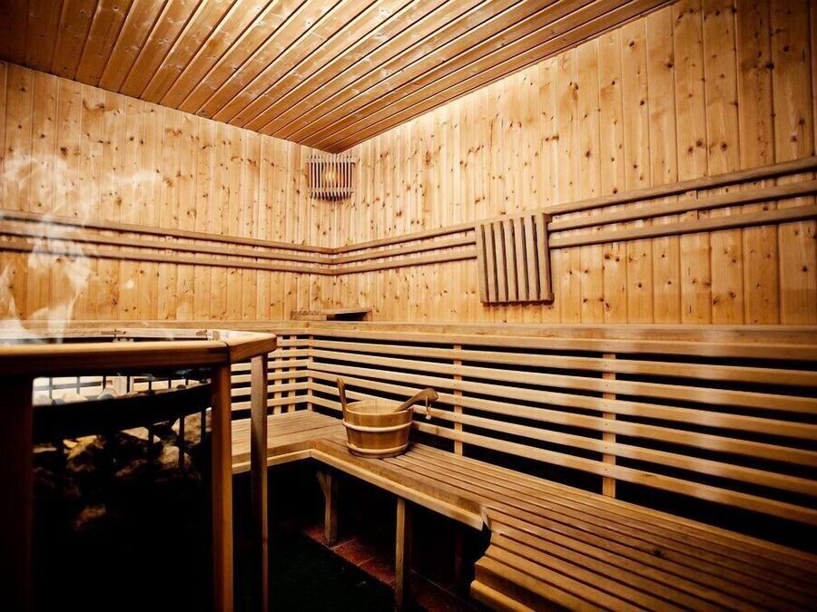 Sauna, facials, massage/treatment rooms