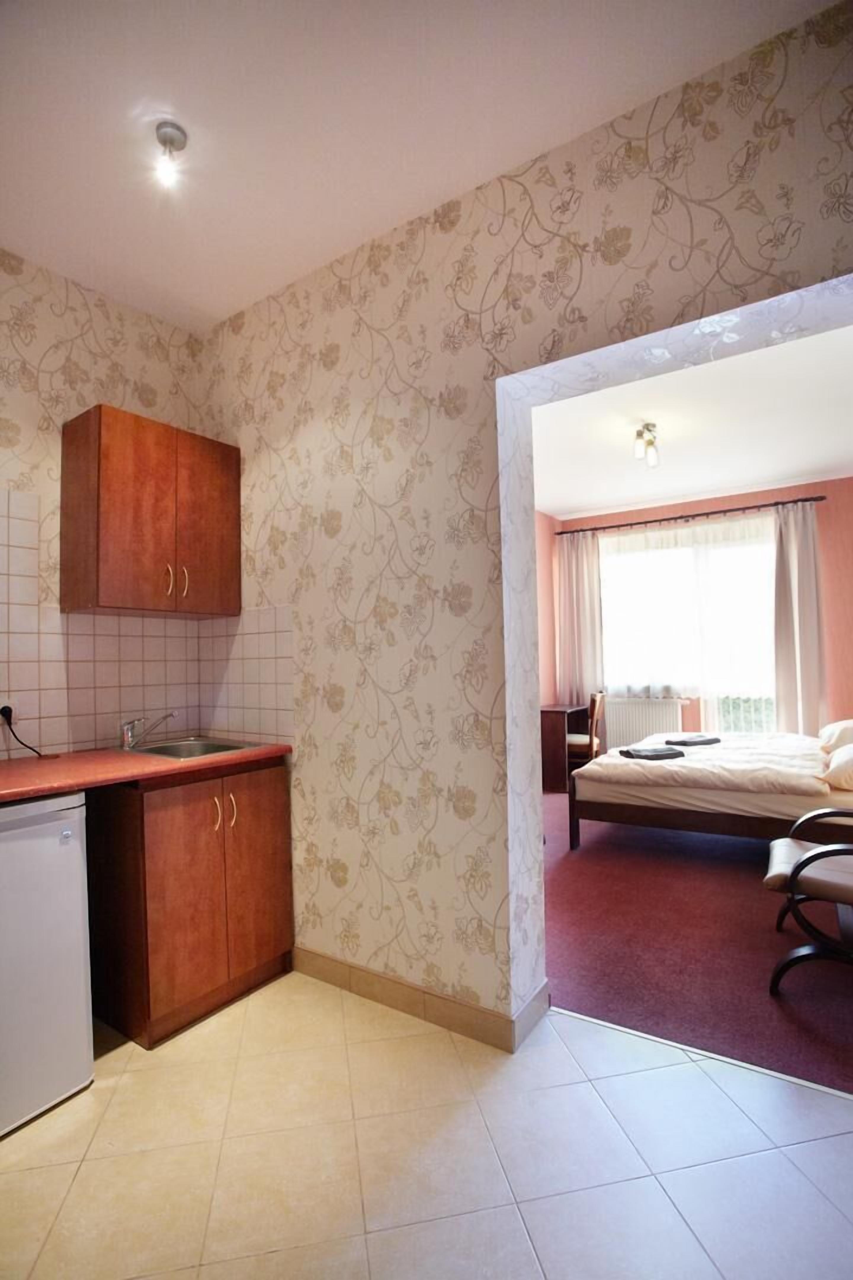classic double or twin room | private kitchenette | fridge, coffee/tea maker, electric kettle
