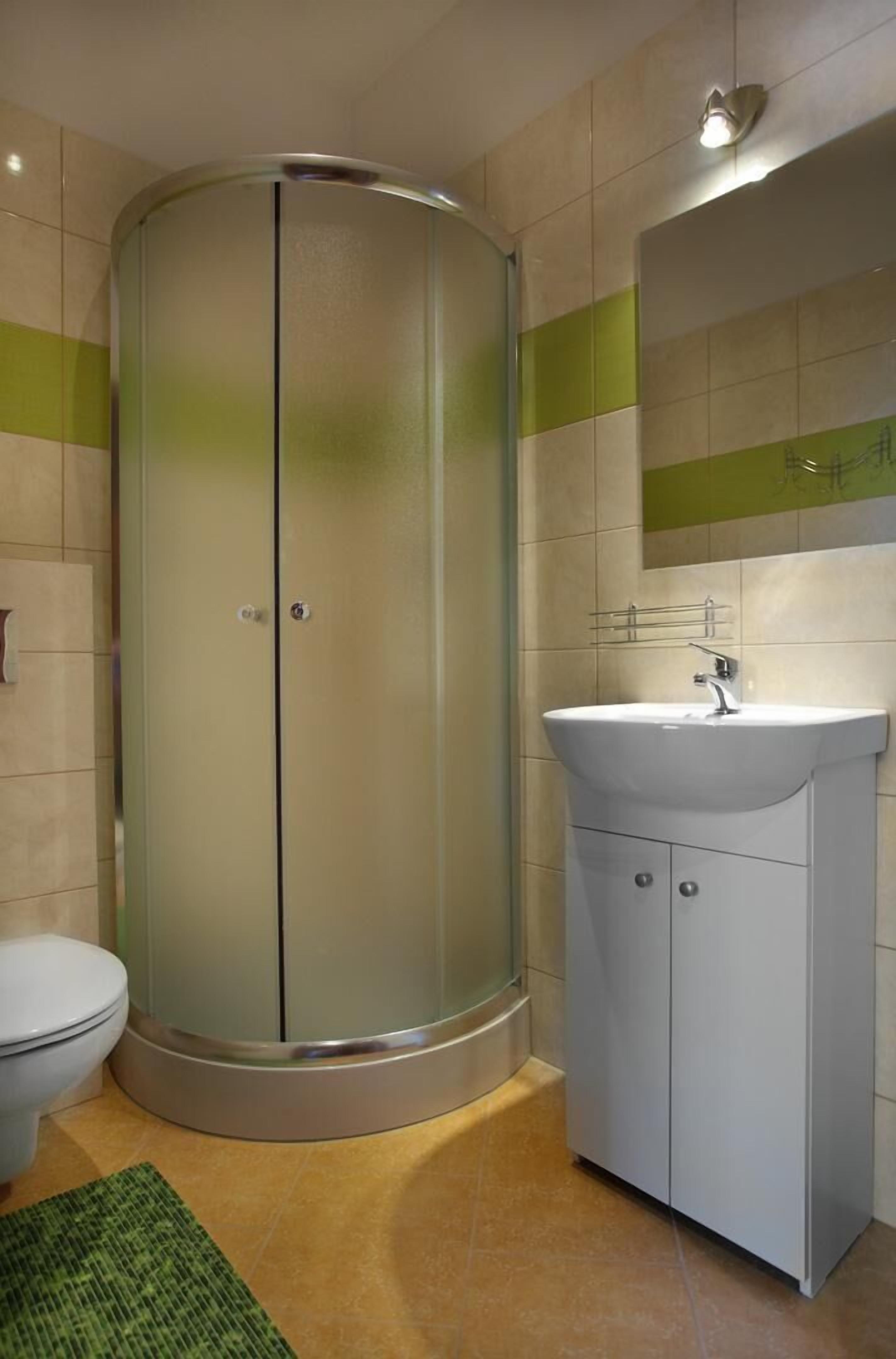 classic double or twin room | bathroom amenities | shower, towels