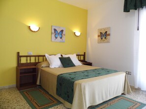 Basic Double Room, Private Bathroom | Individually decorated, desk, free WiFi