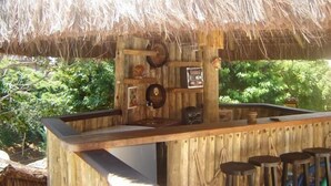 Bar ved bassenget