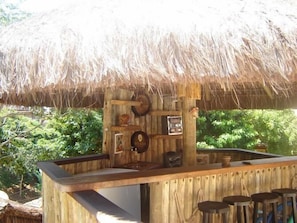 Bar à beira da piscina