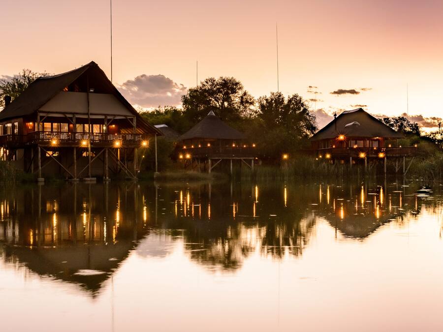 Breakfast, lunch, dinner served; African cuisine, garden views