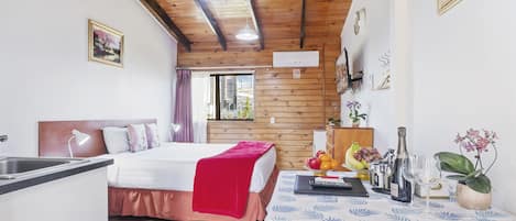 Studio | 1 bedroom, individually decorated, individually furnished, desk
