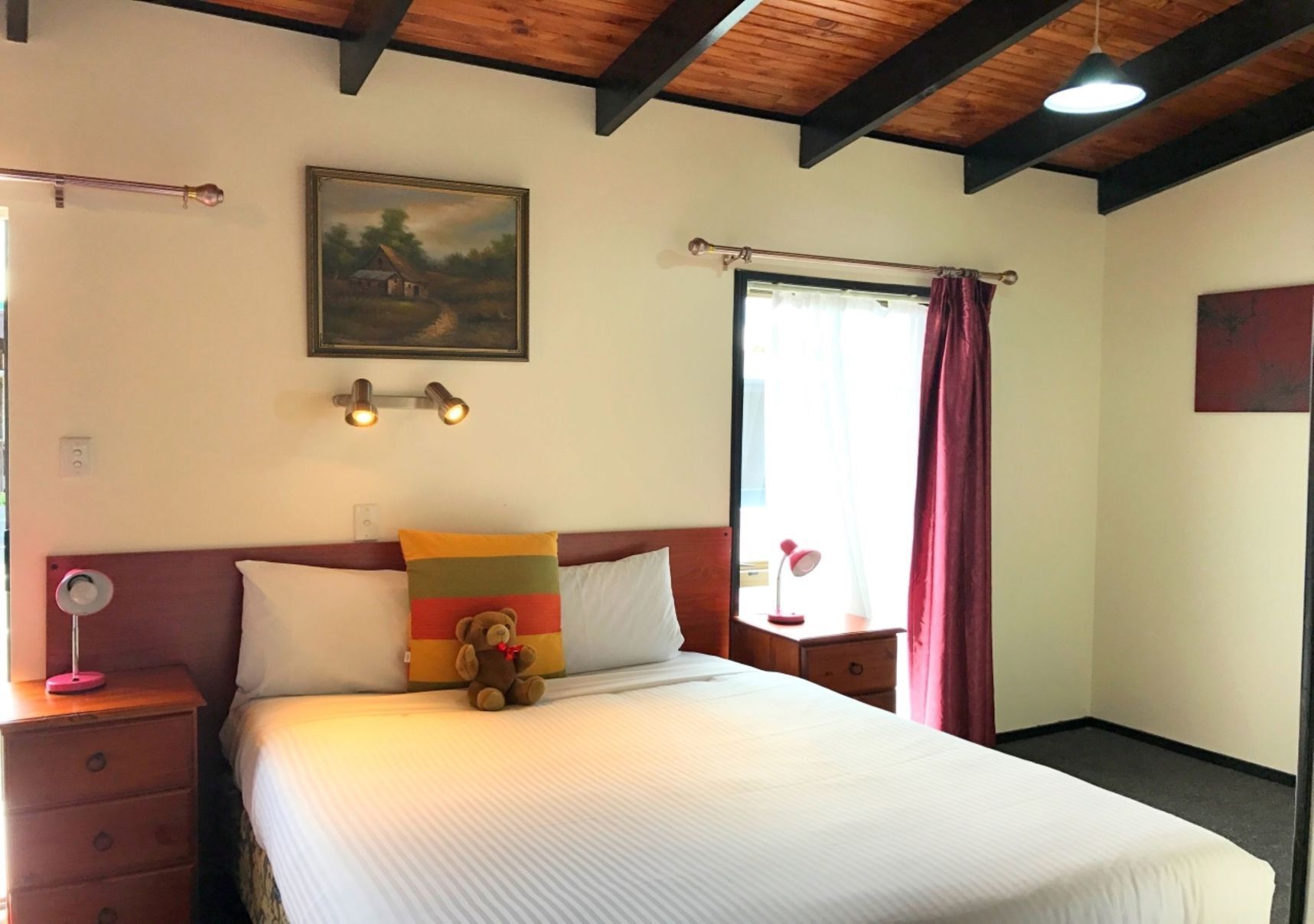 1 bedroom, individually decorated, individually furnished, desk