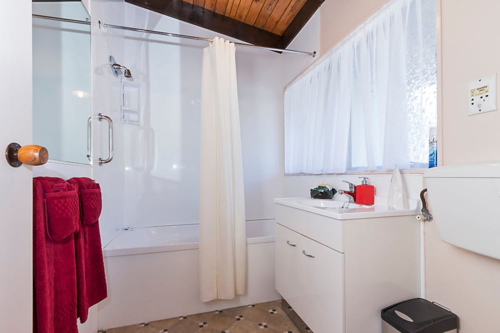 Grange Motel by null