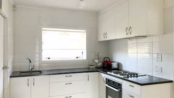 Casa familiare, 3 camere da letto, non fumatori | Cucina privata | Frigorifero, microonde, macchina per tè/caffè, bollitore elettrico