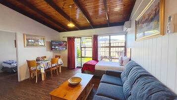 Family Room, 2 Bedrooms, Ground Floor | Living area