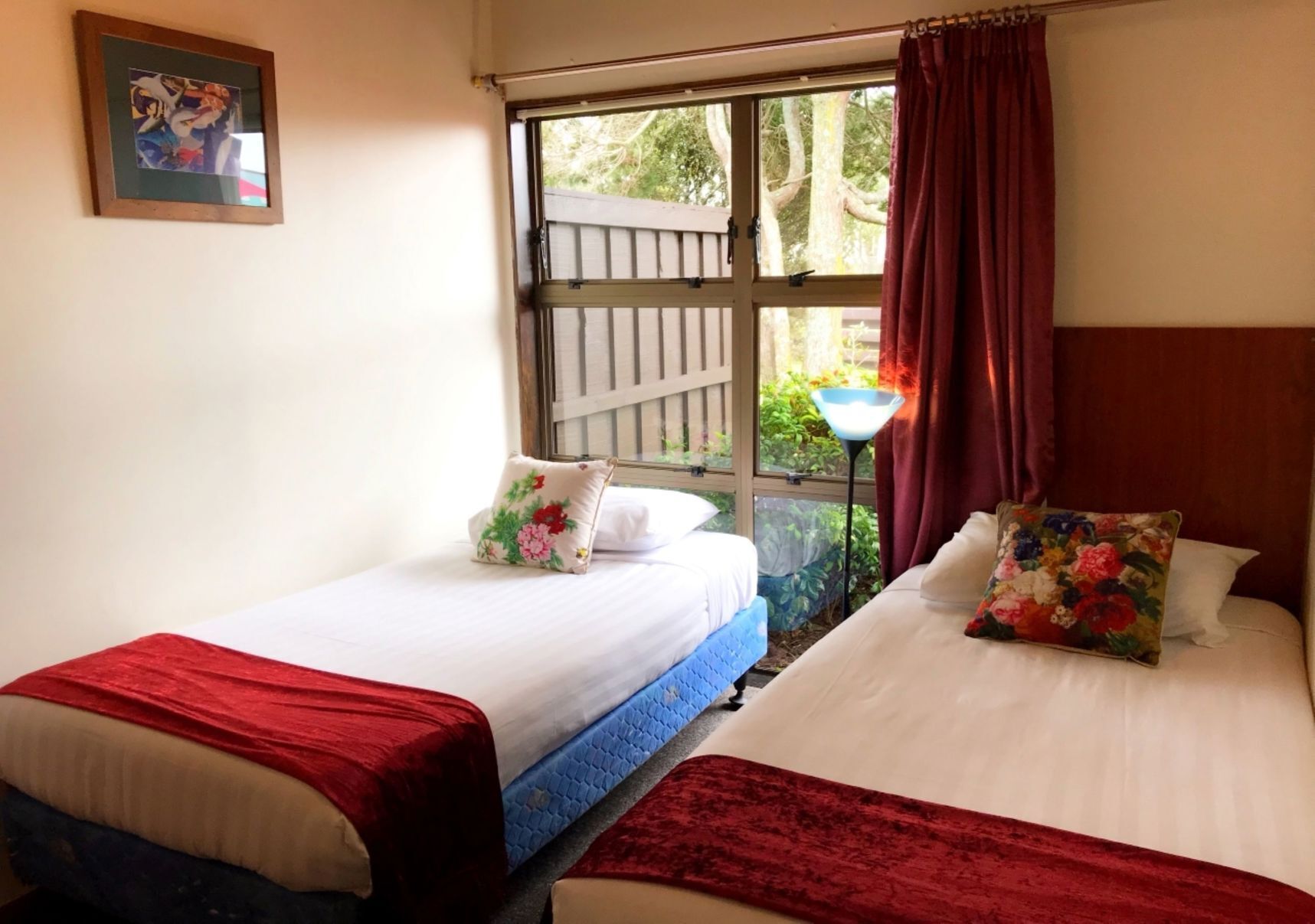 1 bedroom, individually decorated, individually furnished, desk