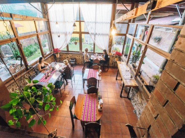 Café da manhã e almoço