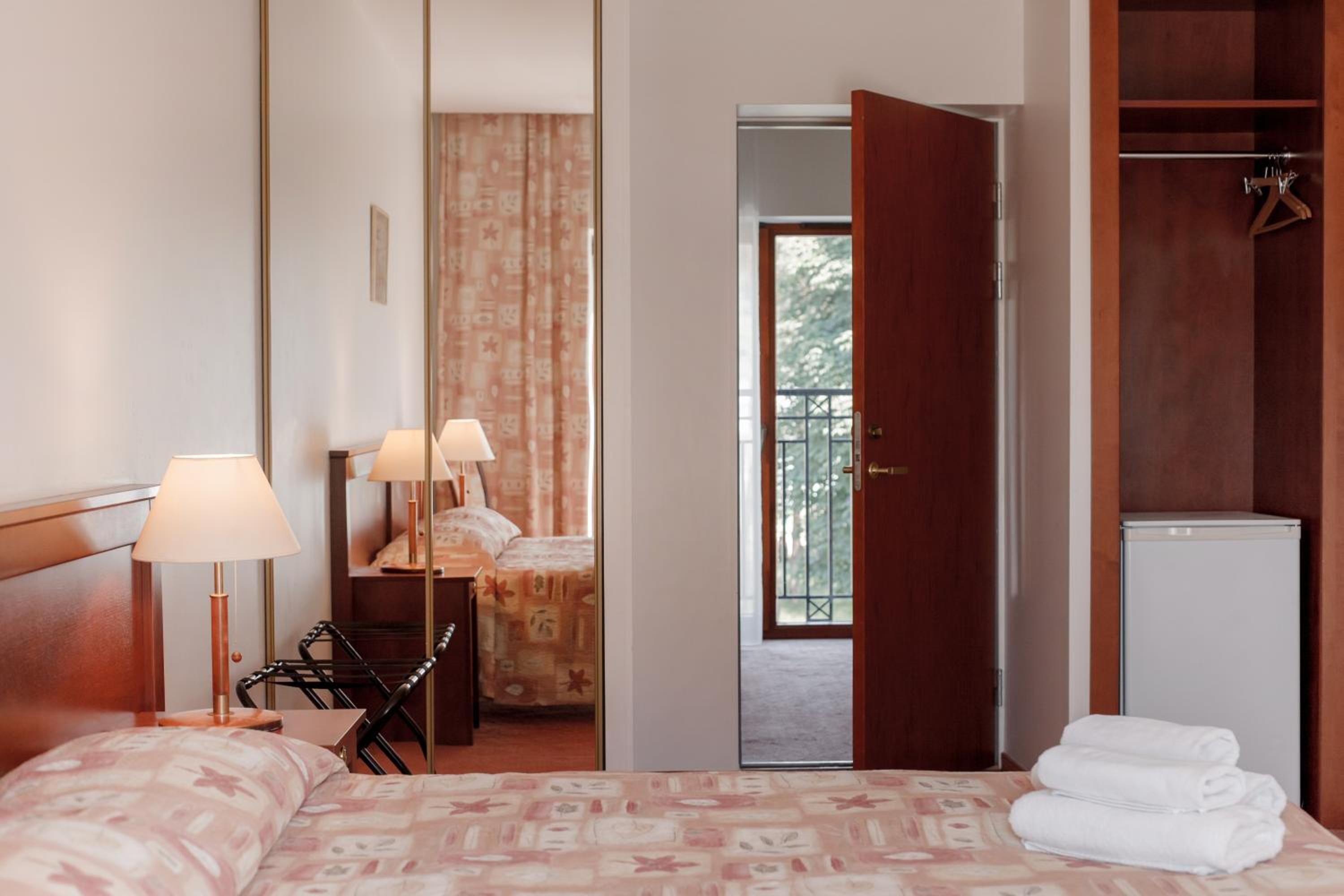 desk, blackout curtains, free wifi, bed sheets