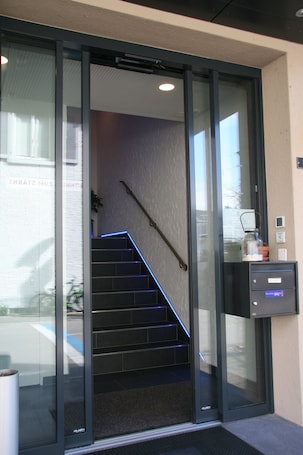 Entrada de la propiedad. Hotel Eremitage