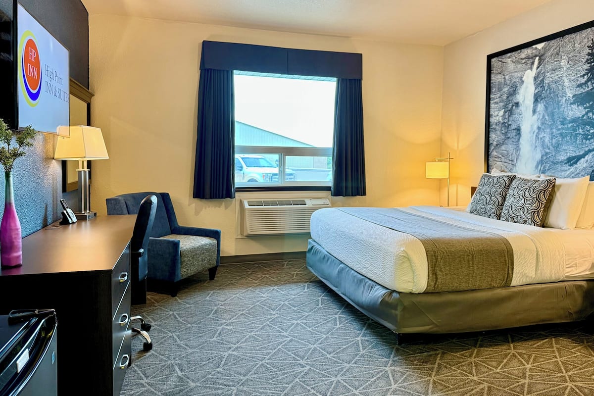 Standard Room, 1 King Bed