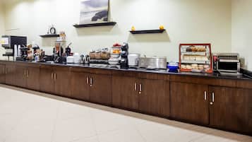 Sudah termasuk sarapan dibawa pulang setiap hari