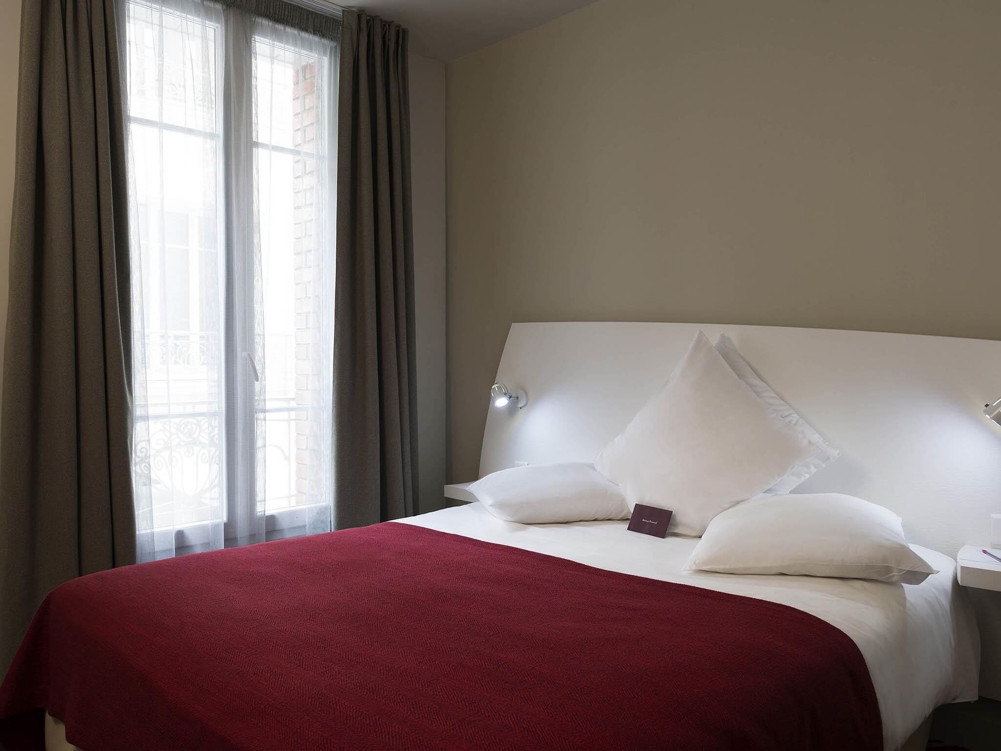 Classic Room, 1 Double Bed | Premium bedding, minibar, in-room safe, desk