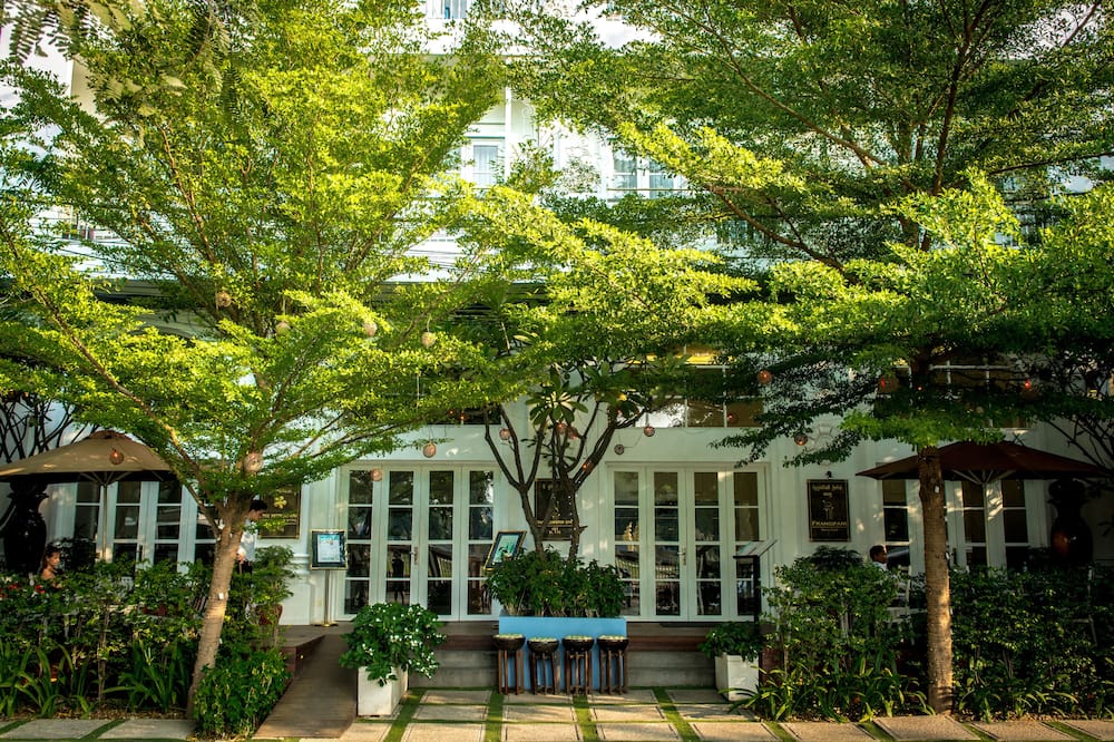 Frangipani Royal Palace Hotel