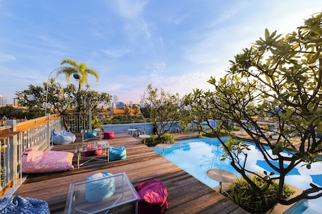 Outdoor pool, pool umbrellas