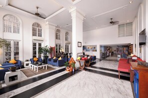Lobby - Frangipani Royal Palace Hotel (Phnom Penh)