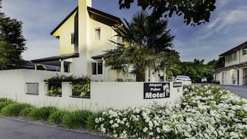 Fachada da propriedade