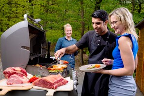 Breakfast, lunch, dinner served; al fresco dining