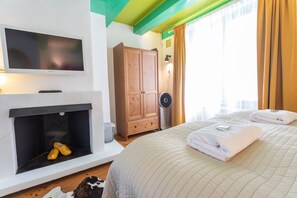 Superior Double Room, 1 Queen Bed | Pillow-top beds, individually decorated, individually furnished - Tulip of Amsterdam (Amsterdam)