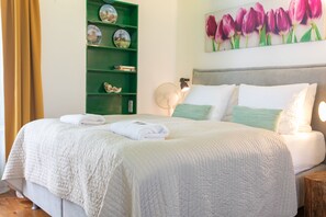 Habitación doble superior, 1 cama Queen size | Camas con pillow-top, decoración personalizada y muebles diferentes 