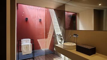 Regendusche, kostenlose Toilettenartikel, Haartrockner, Bidet