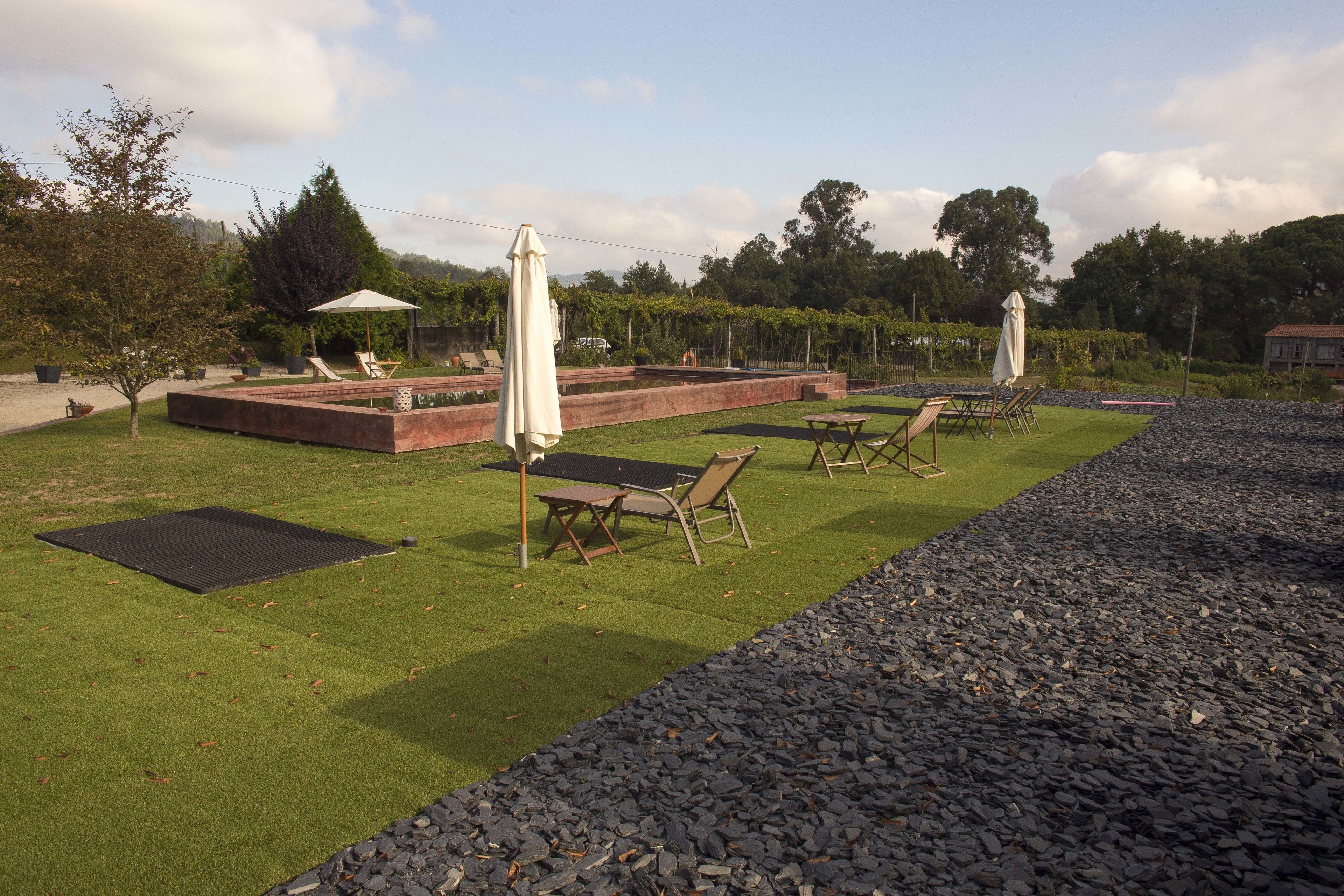 Seasonal outdoor pool, pool umbrellas, sun loungers