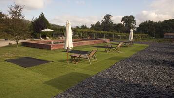 Seasonal outdoor pool, pool umbrellas, sun loungers