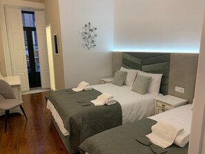 Hypo-allergenic bedding, down comforters, memory foam beds - Residencial Portuguesa (Porto)