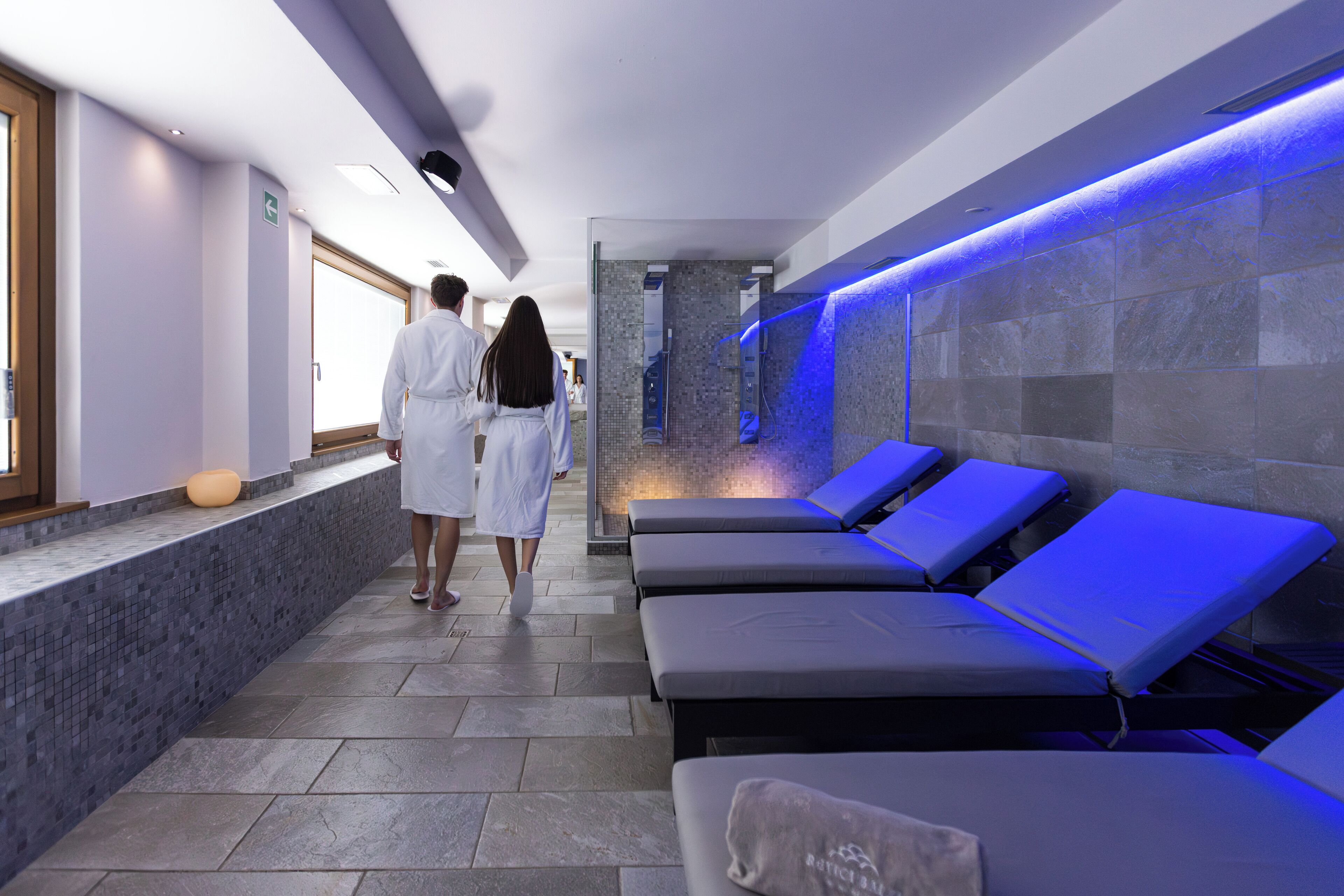 サウナ、ホットタブ、ボディ トリートメント、マッサージ