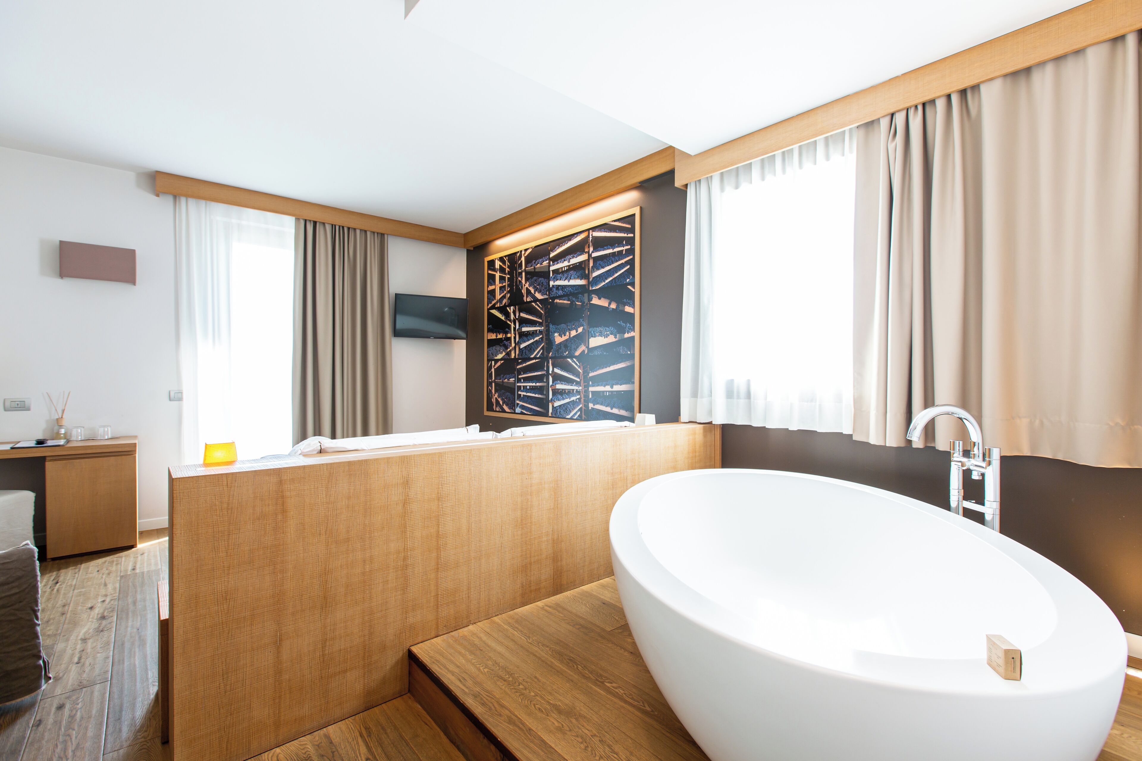junior suite | 1 bedroom, premium bedding, minibar, in-room safe