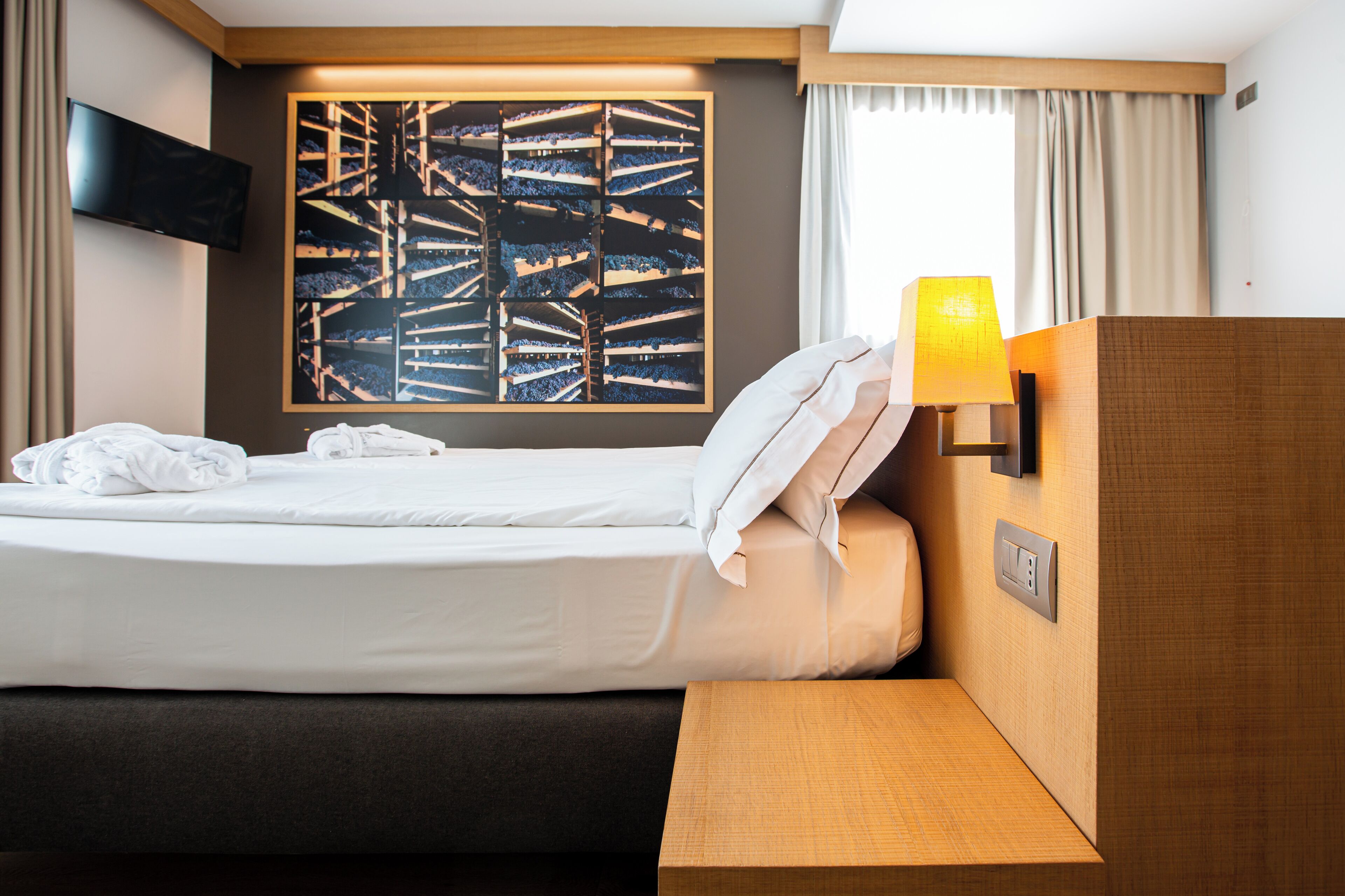 junior suite | 1 bedroom, premium bedding, minibar, in-room safe