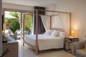 Phòng Suite Junior (Deluxe) | Bộ đồ giường cao cấp, chăn bông, nệm cao su hoạt tính (memory foam)