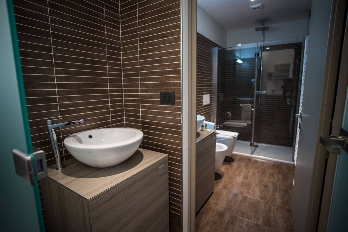 panoramic double room, 1 bedroom, balcony | bathroom | shower, rainfall showerhead, free toiletries, hair dryer
