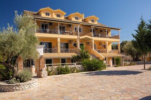 Buffet - Villa Vita Holidays Apartments, Studios and Maisonettes (Lefkada)