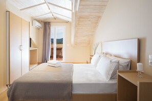 Family Duplex, 2 Bedrooms | In-room safe, soundproofing, free WiFi