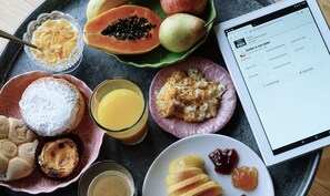 Daily continental breakfast for a fee - Oporto Maison Entreparedes (Porto)
