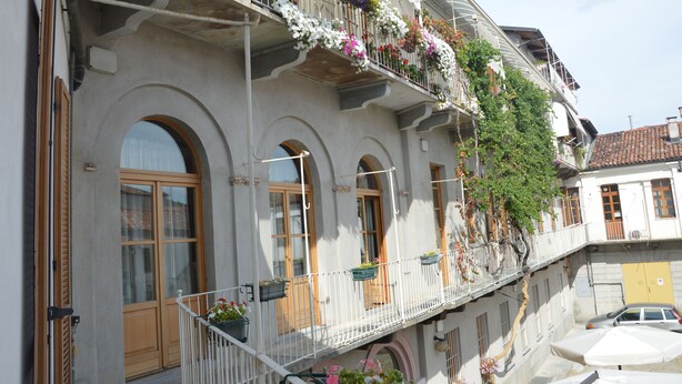 Unclassified image, 1 of 64, button - Albergo San Lorenzo (Alba)