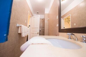 Free toiletries, hair dryer, towels - Loreto Boutique Hotel (Cusco)