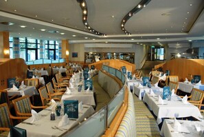 Daily buffet breakfast for a fee - AQUAMARIS Strandresidenz Rügen (Breege)