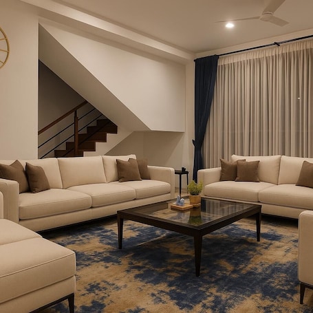 Four Bedroom Penthouse Suite | Living area | Plasma TV, fireplace, DVD player